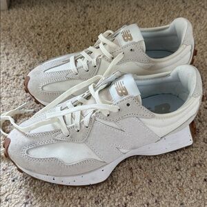 New Balance 327 sneakers